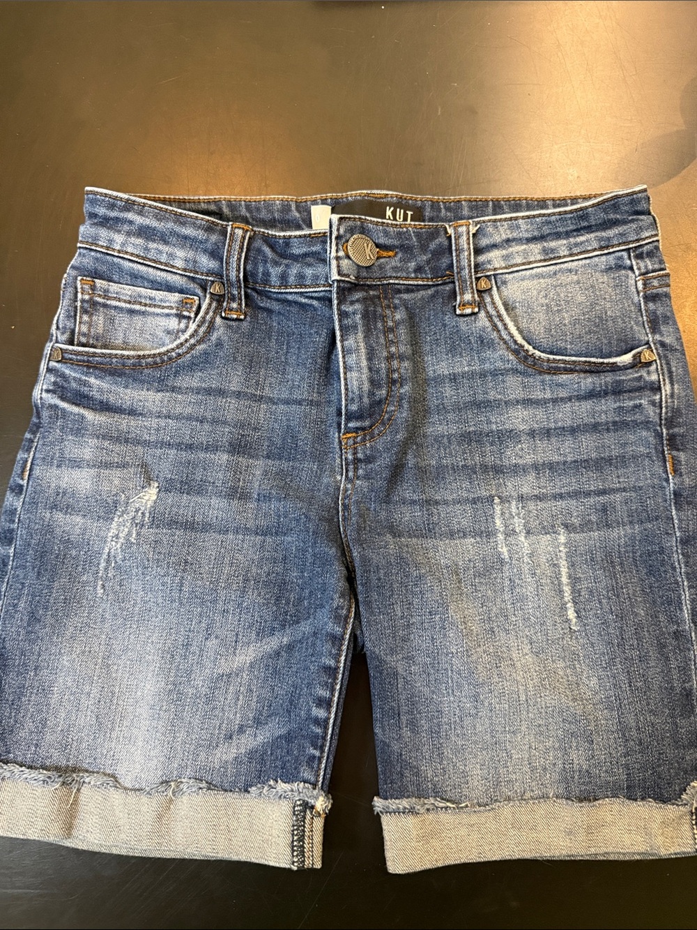 Kut from the Kloth Catherine Boyfriend Rolled Hem Mid-Rise Denim Shorts in Blue - Picture 2 of 7